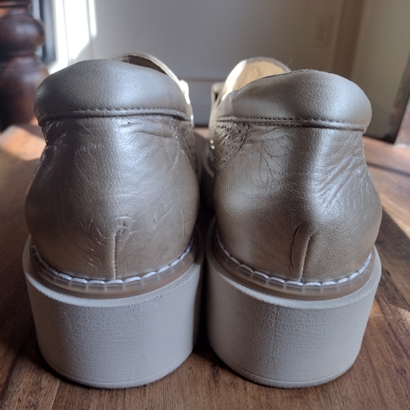 Softwaves Gold Leather Chunky Heel Loafers Size 40 (9.5) - Picture 5 of 8